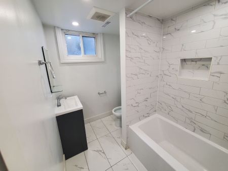 For Lease - 6 Earldown Drive Unit# 1, Toronto, Ontario - Photo 5