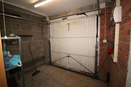 Rogers Drive, Saltash, PL12 - Photo 4