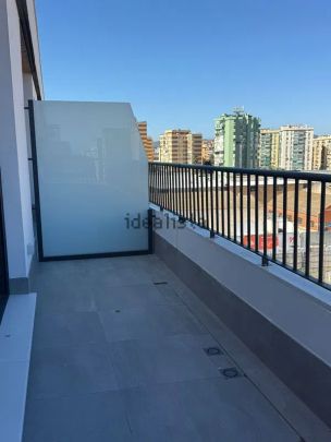 Alquiler de piso en Avenida de los Guindos s/n - Photo 1