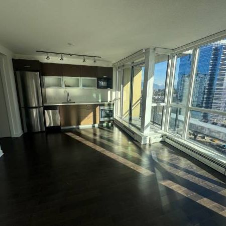 🌟 For Rent: 1 Bedroom + Den Condo in Surrey – Vacant🌟 - Photo 3