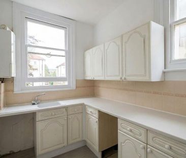 3 bedroom flat to rent - Photo 5