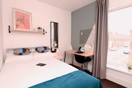 4 Bedroom House - Photo 3