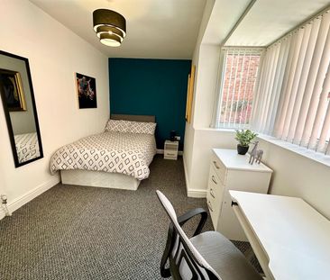 1 bed house share to rent in Kenmure Place, Preston, PR1 - Photo 2