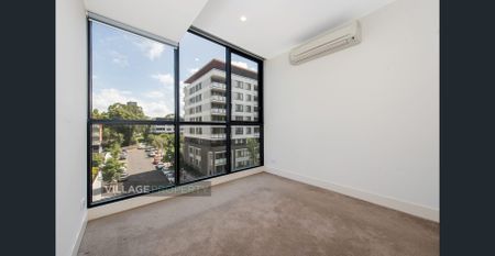 Light Filled Two Bedroom Corner Apartment - Photo 5