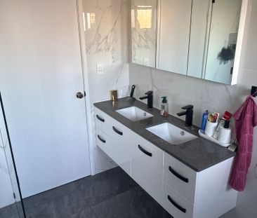 Albany Creek - Photo 1