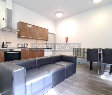 1 bedroom in a flat share to rent - Photo 3