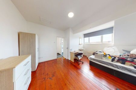 Royal Park Avenue, Hyde Park - Photo 2