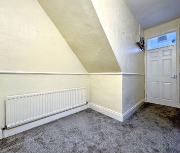 2 bed lower flat to rent in NE31 - Photo 2