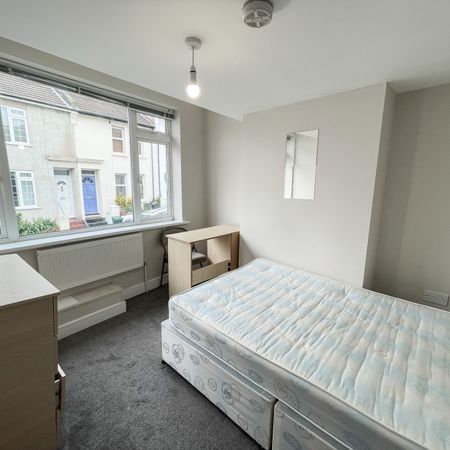 Baxter Street, Brighton - LOVELY STUDENT PROPERTY - Photo 3