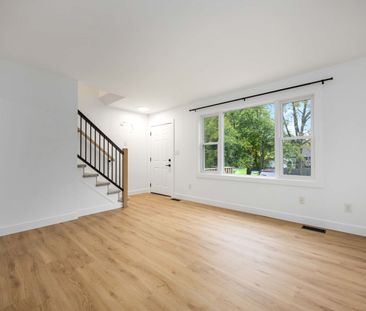 Fully Renovated 2-Bedroom Apartment in Sarnia – Modern &amp; Move-I... - Photo 2