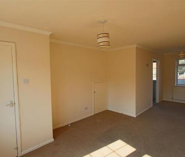 2 bedroom semi-detached house to rent - Photo 2