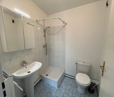 Location Appartement 1 pièce 27m² L HAY LES ROSES 94240 - Photo 2