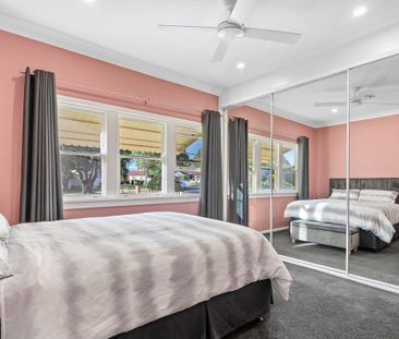 WELL PRESENTED FAMILY HOME IN GREAT LOCATION! - Photo 4