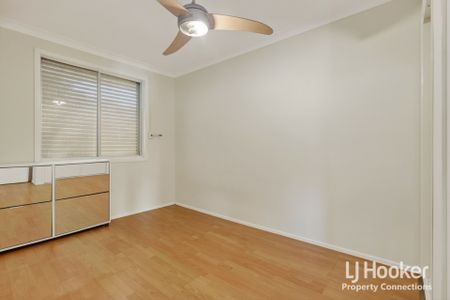 Spacious 4 Bedroom Home with Private Master Bedroom! - Photo 2