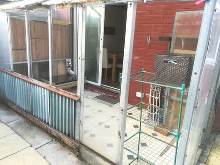 Room in a Shared House, Aked Close, M12 - Photo 5