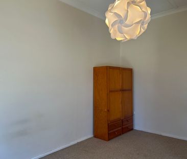 Three Bedroom House - Photo 3