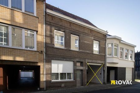 Ruime rijwoning (162 m²) met terras nabij centrum Izegem - Foto 3