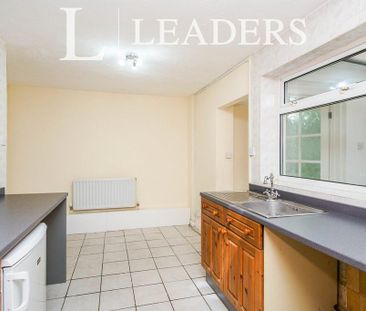 3 bedroom terraced house to rent - Photo 3