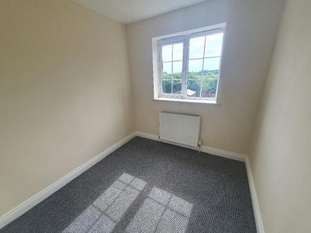 3 bedroom semi-detached house to rent - Photo 5