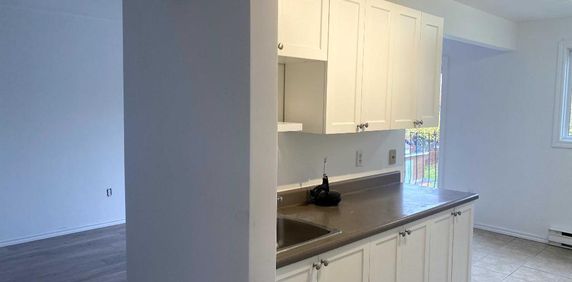 Grand 5 1/2 non fumeur au 3e étage - Photo 2