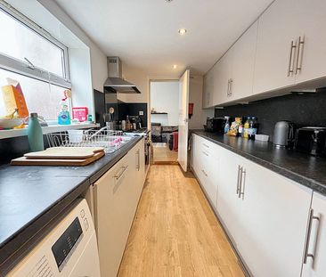 Burley Road, Hyde Park - Photo 5