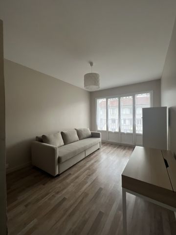 Location Appartement 2 pièces 45m² VILLEURBANNE 69100 - Photo 2