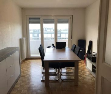 Appartement rénové avec balcon et bien situé - Foto 2