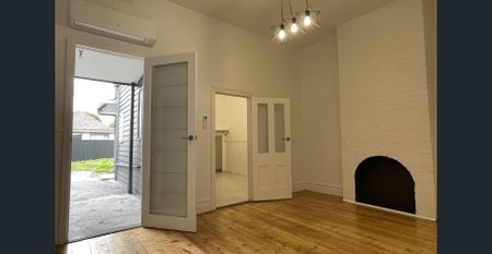 Renovated Four Bedroom Home with a Generous Rear Garden - Photo 2