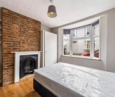 4 bedroom terraced house to rent - Photo 5