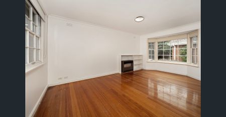 Stylishly Refreshed & Perfectly Positioned - Photo 4