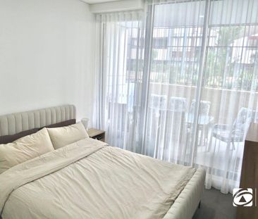 Spectacular 1 bedroom unit - Photo 2