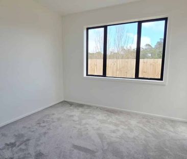 Spacious 2 Bedroom Apartment Style Living - Photo 5