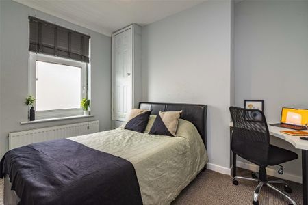 3 bedroom terraced house to rent - Photo 4