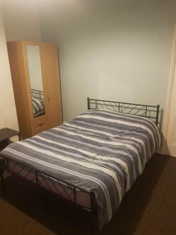 1 bedroom in a house share to rent - Photo 5