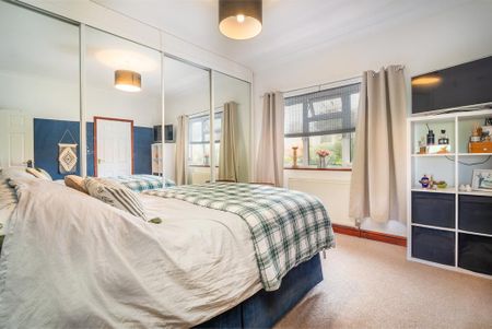 3 bedroom semi-detached house to rent - Photo 5