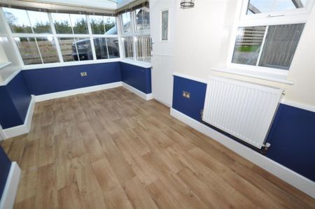 2 bedroom end of terrace house to rent - Photo 2