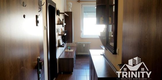 Na prenájom kompletne zariadený 1-izbový byt v meste Nové Zámky - Photo 3