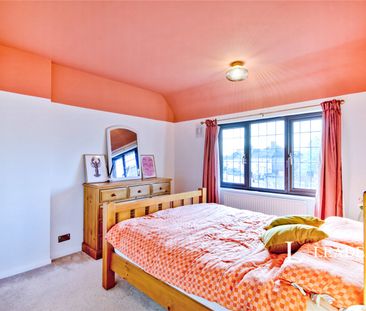 3 bedroom house to rent Springfield Park Road, CM2 - Photo 4