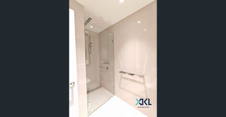 Luxurious Apartment in Award-Winning Infinity Apartment [Unfurnished] - Photo 5