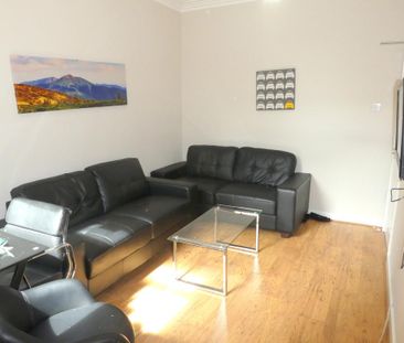 6 bedroom terraced house to rent - Photo 1