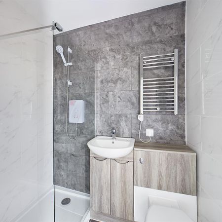 Chapel Hill, Morley, Leeds - Photo 4