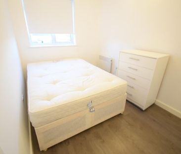 1 Bed Flat, Brent Street, NW4 - Photo 2