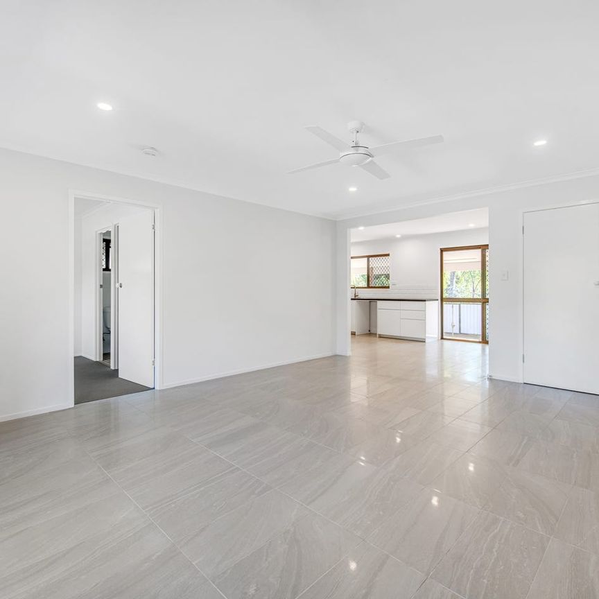 YOU CAN WALK HERE OR THERE!! - Photo 1