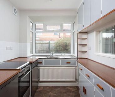 3 bedroom semi-detached house to rent - Photo 4