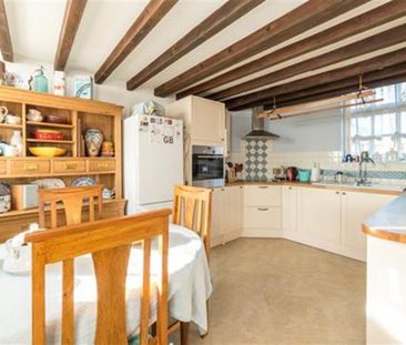 2 bedroom House To Let - Photo 5