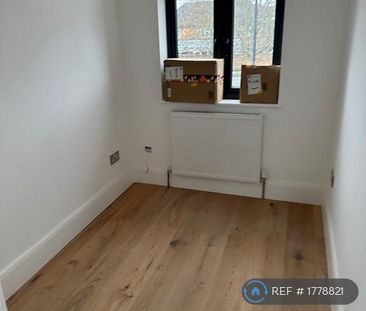 4 bedroom terraced house to rent - Photo 5
