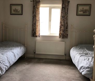 2 Bed Terraced House, Blyth Close, E14 - Photo 4