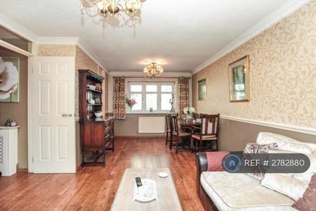 3 bedroom terraced house to rent - Photo 3