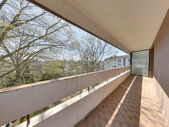 Entre Facs et Centre ville, en 4ème étage avec ascenseur, T4 entièrement meublé avec 20m² de Balcon, - Photo 1