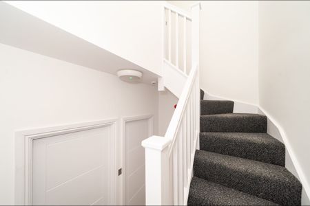 Studio Flat, South Norwood, SE25 - Photo 2